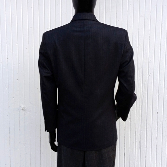 Oleg Cassini Men's Vintage Pin Stripe (3) Button Luxury Blazer - Picture 12 of 16